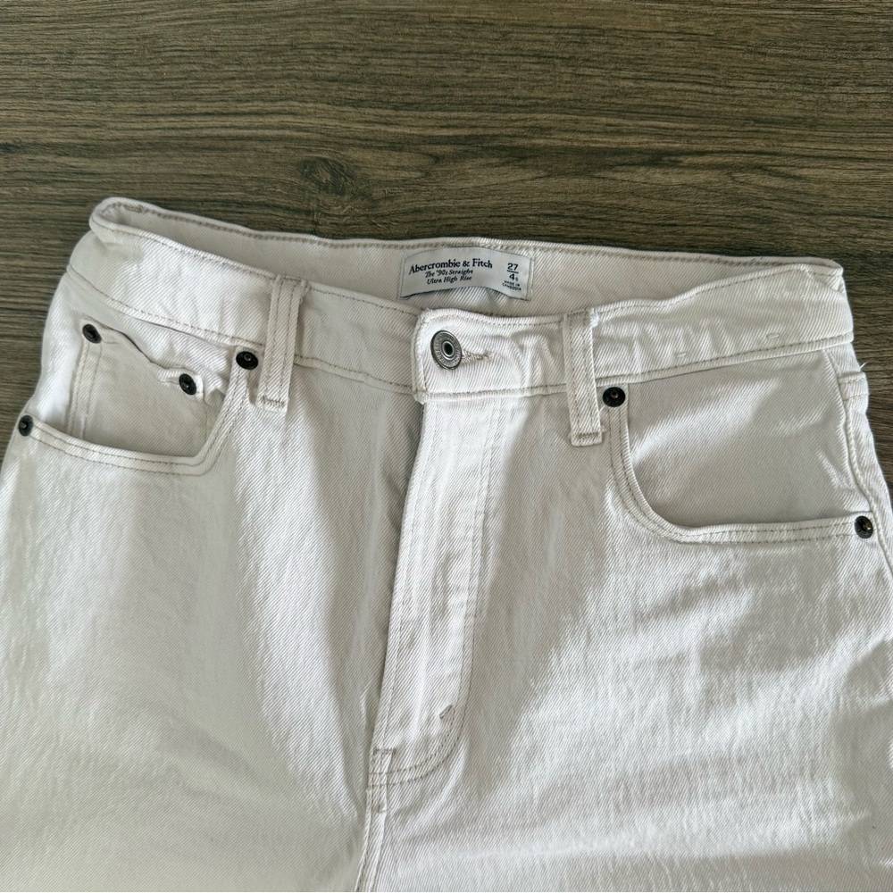 Abercrombie & Fitch Women’s 90s Straight Ultra High Rise  Cream Jeans - 27 / 4S - Picture 2 of 5
